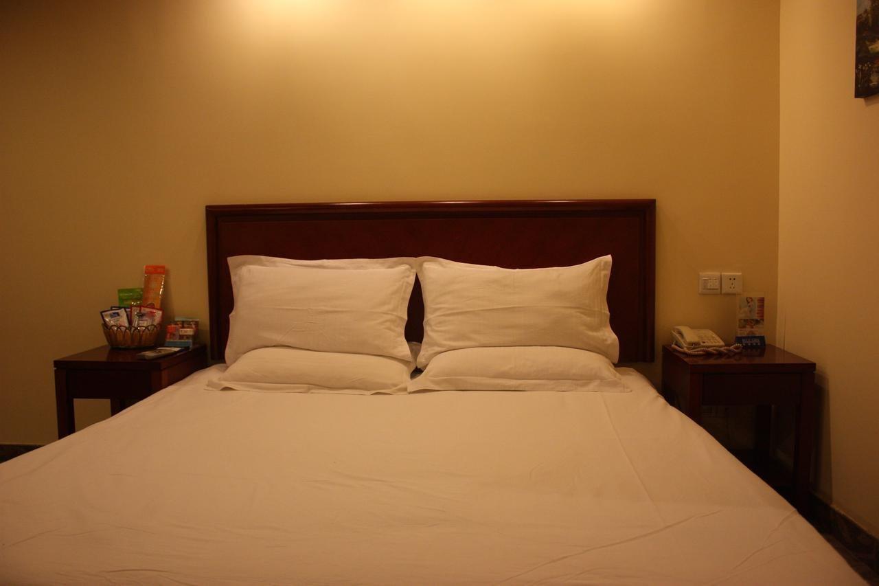 Gma Hotel Shanghai Wuning Road Zhenping Road Metro Station 외부 사진