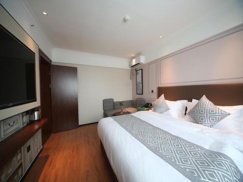 Gma Hotel Shanghai Wuning Road Zhenping Road Metro Station 외부 사진