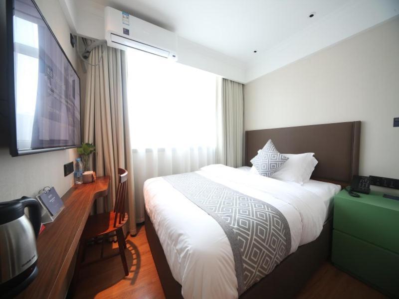 Gma Hotel Shanghai Wuning Road Zhenping Road Metro Station 외부 사진